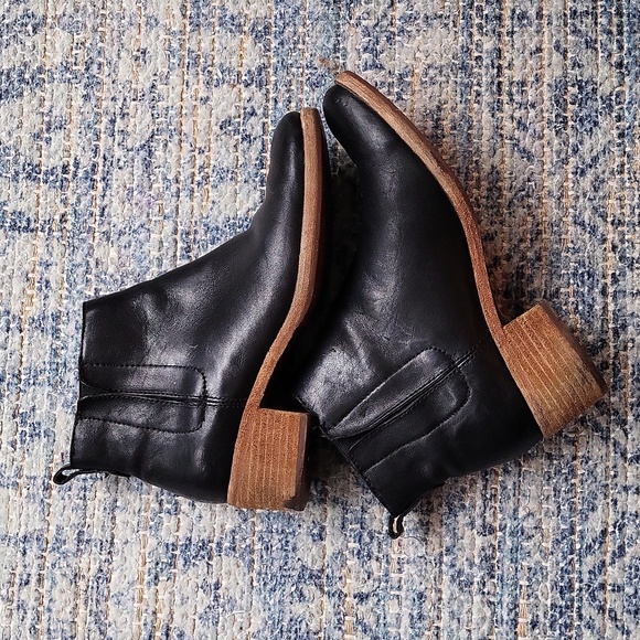 Fine leather Korkease slip on Rubi booties - Picture 3 of 8